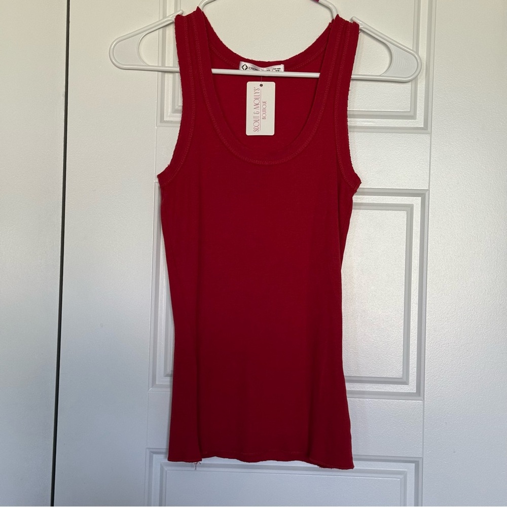 ~NWT crown jewel tiburon raw edge scoop neck tank in ruby red